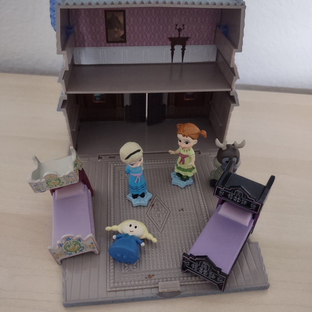 Disney Animators Collection Littles Frozen Elsa Anna Play Set Mini Figure Castle